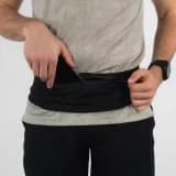 قرارگیری گوشی موبایل داخل کیف کمری Confort 2